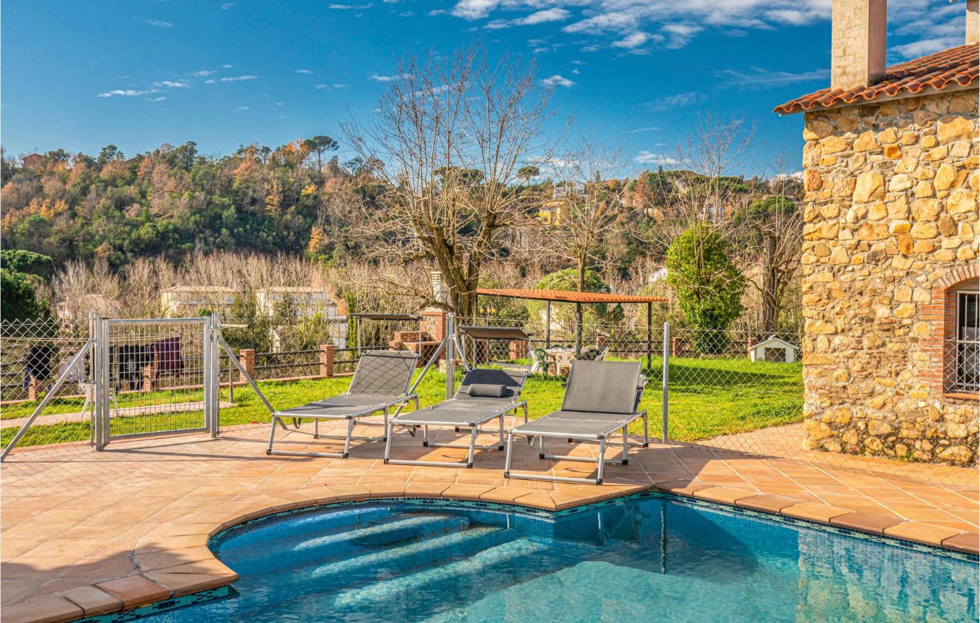 Awesome Home In Riells I Viabrea With Wifi Breda エクステリア 写真