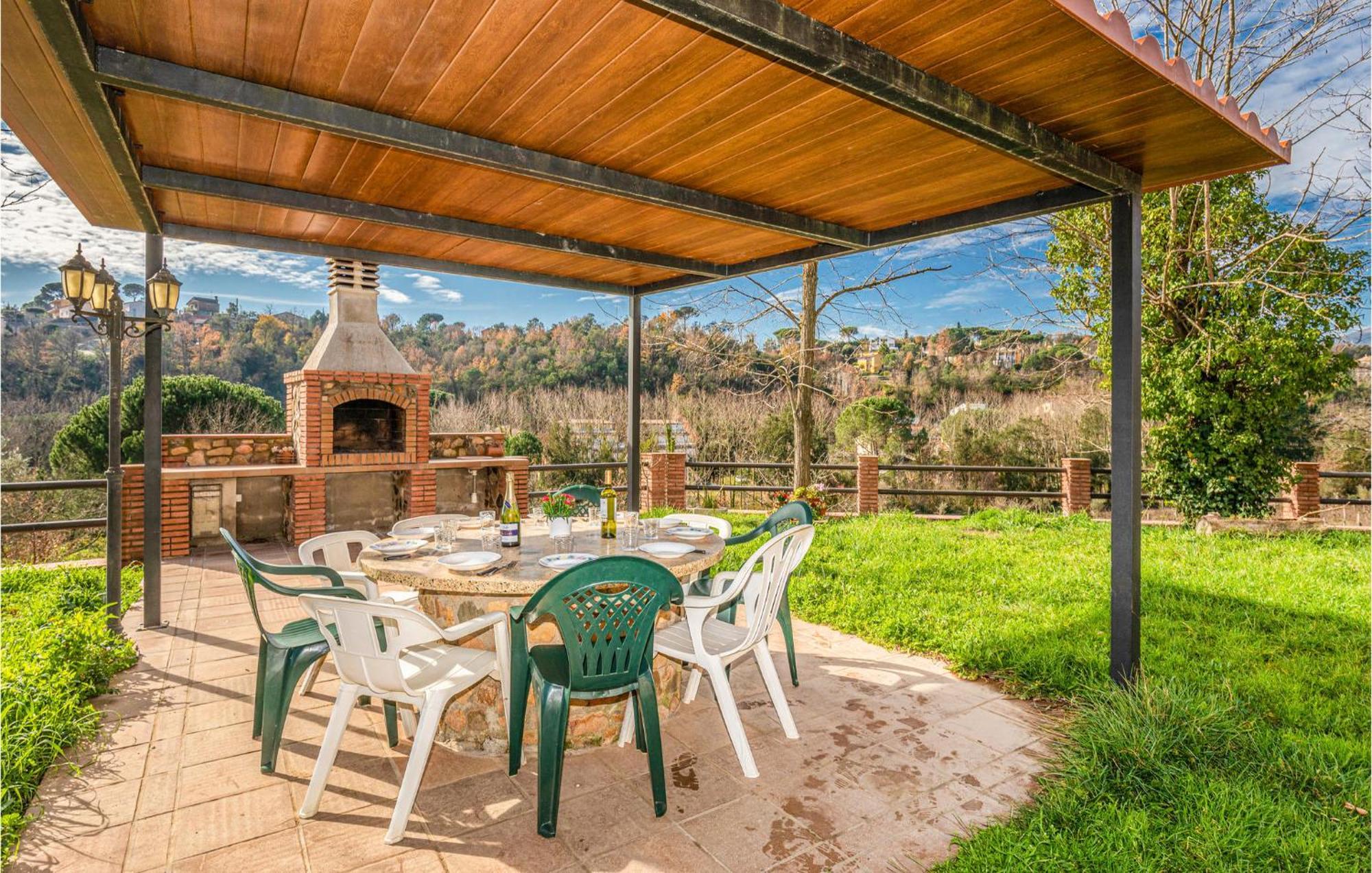 Awesome Home In Riells I Viabrea With Wifi Breda エクステリア 写真