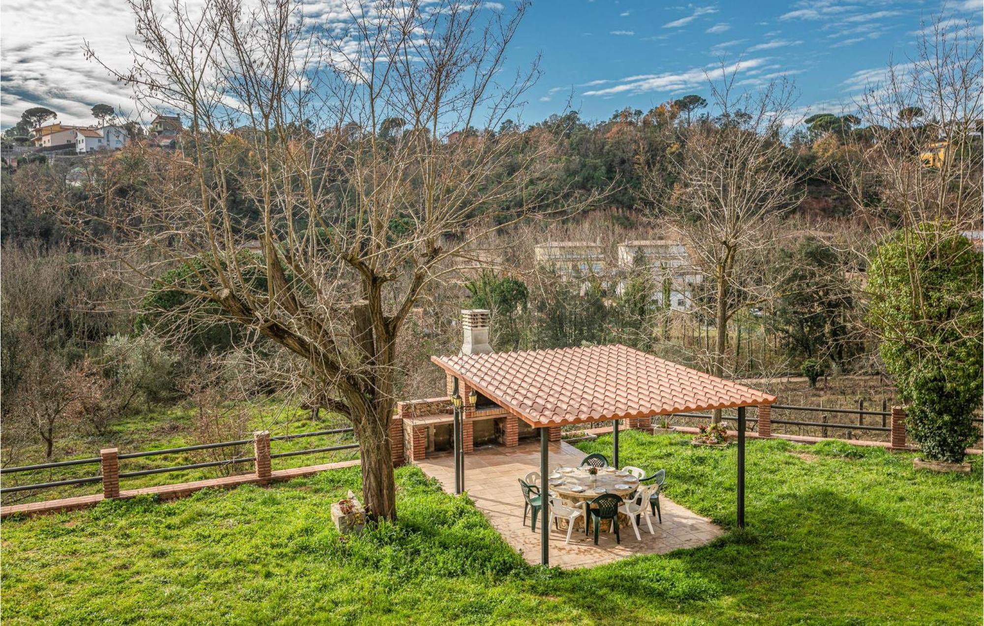 Awesome Home In Riells I Viabrea With Wifi Breda エクステリア 写真